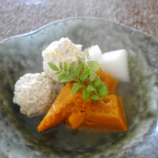 肉団子とカボチャと大根の煮物